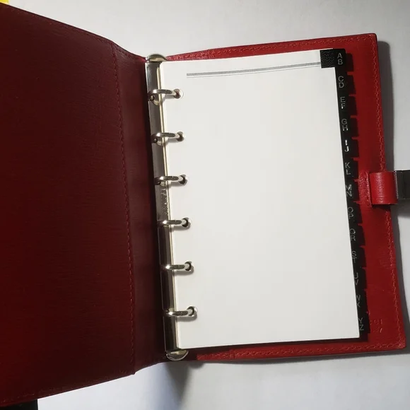 C8,021 Gucci Red Leather Address Book, Planner - Picture 8 of 11